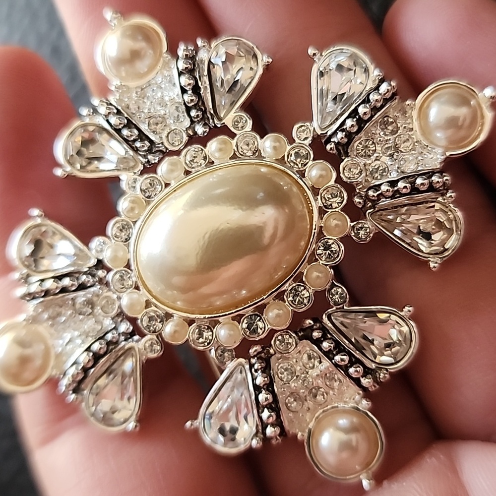Brooch